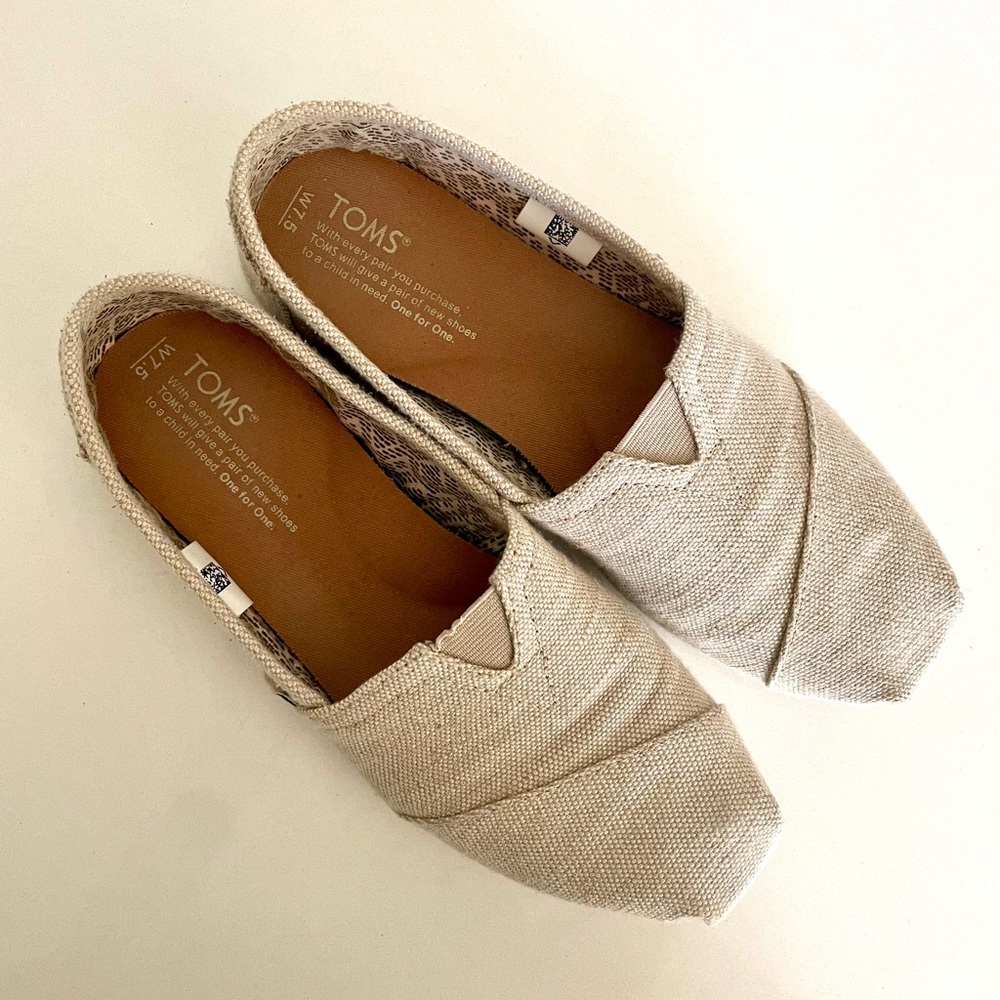 TOMS women size 7.5 Tan/Cream